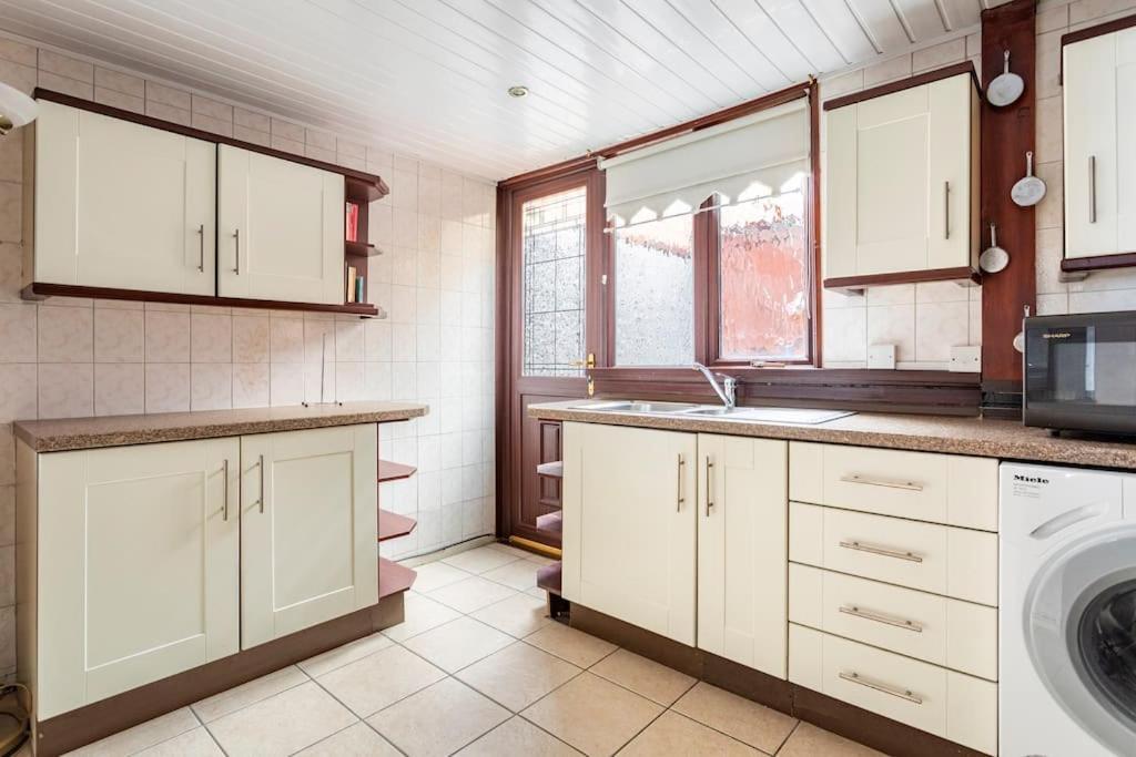 Central Belfast Town House エクステリア 写真
