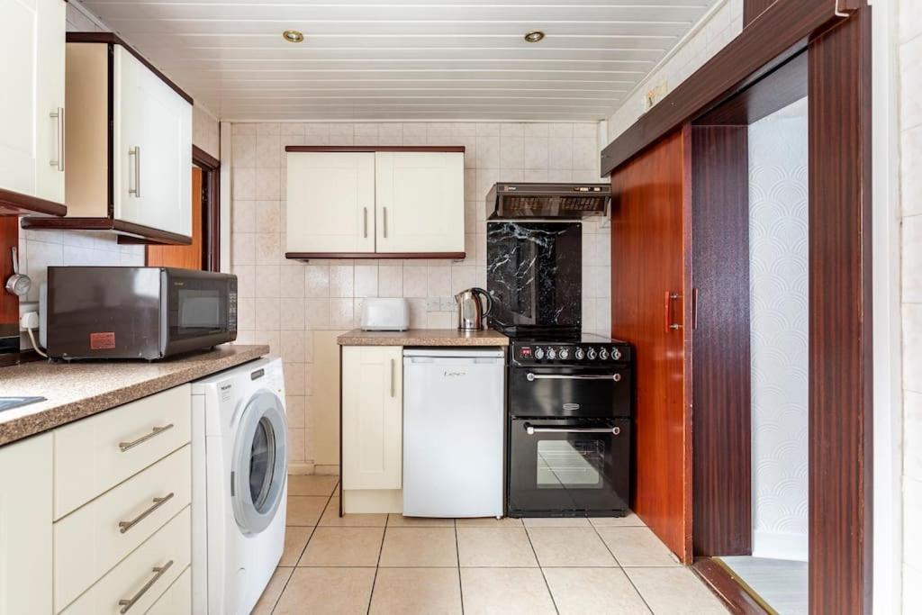 Central Belfast Town House エクステリア 写真